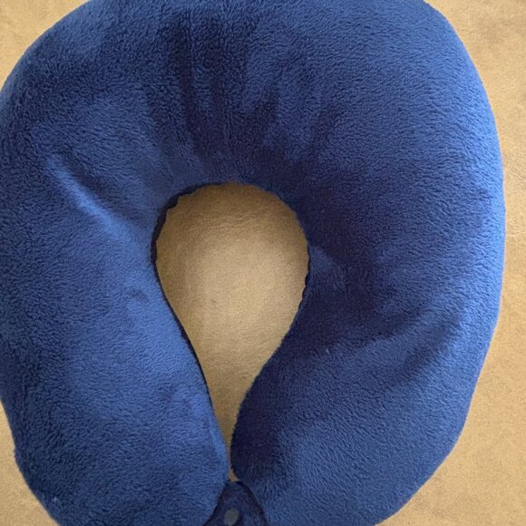 Cloudz Travel Neck Pillow - Picture 3 of 10